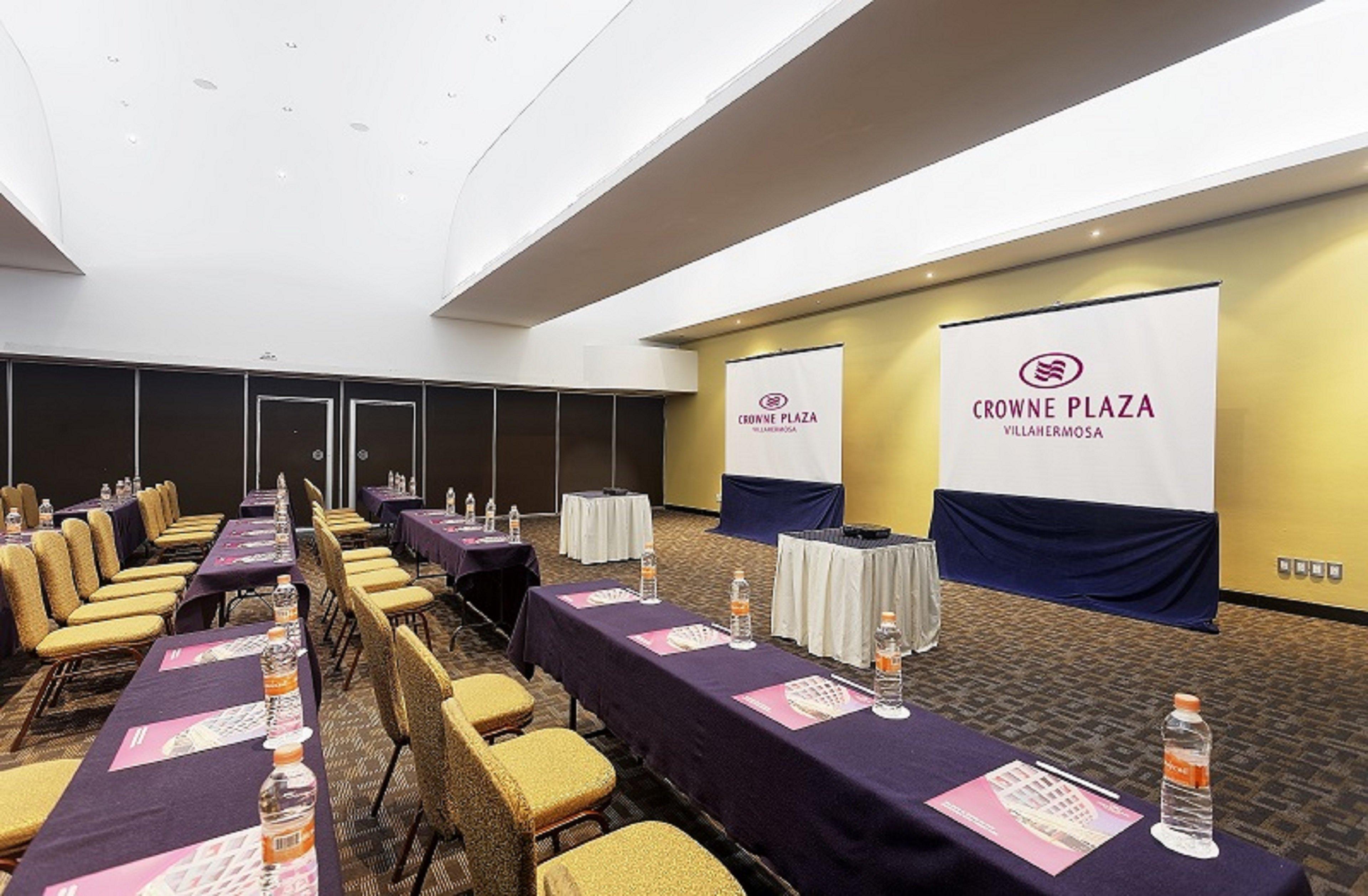 Crowne Plaza By Ihg Hotel