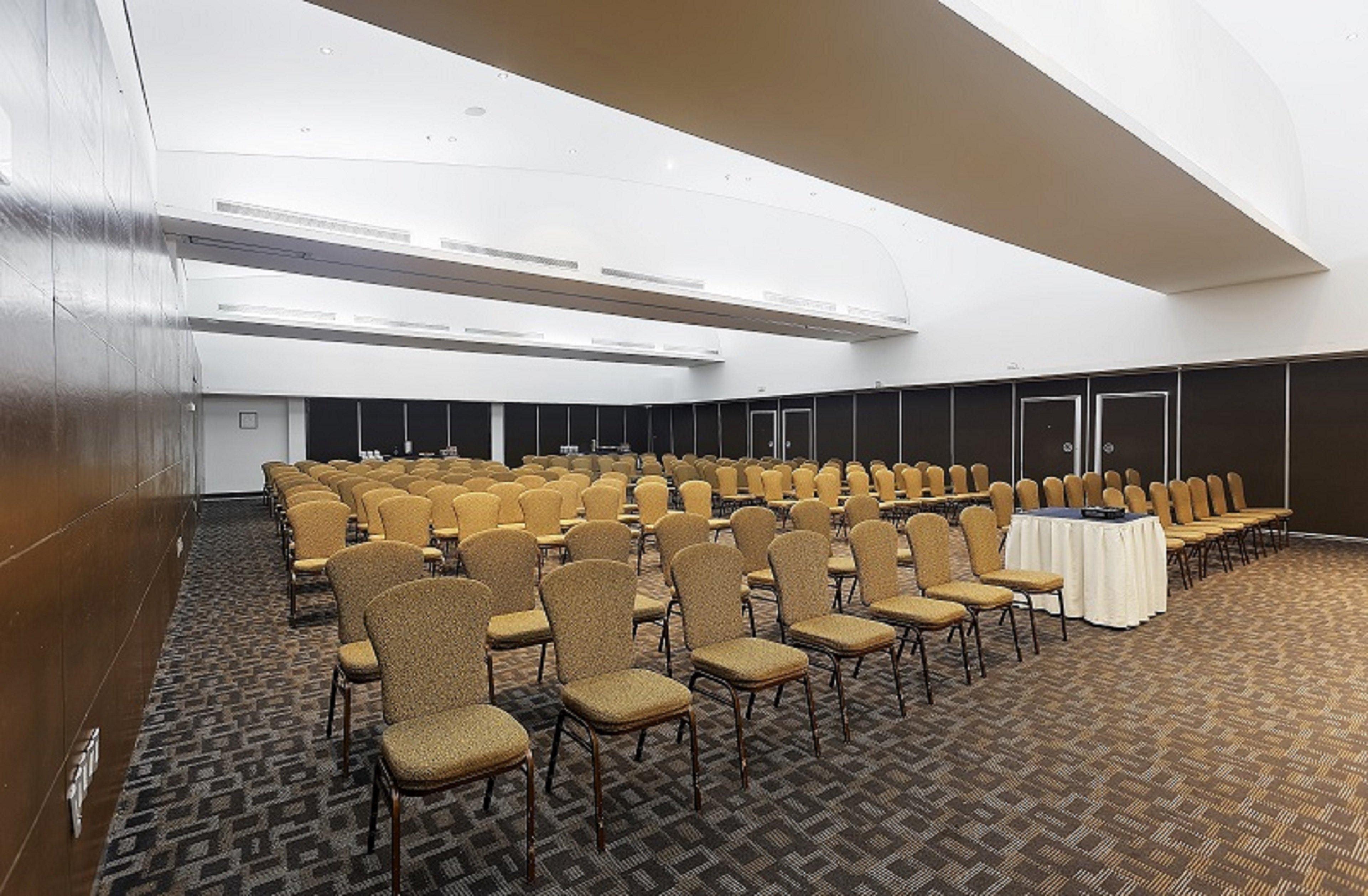 Crowne Plaza By Ihg 4*