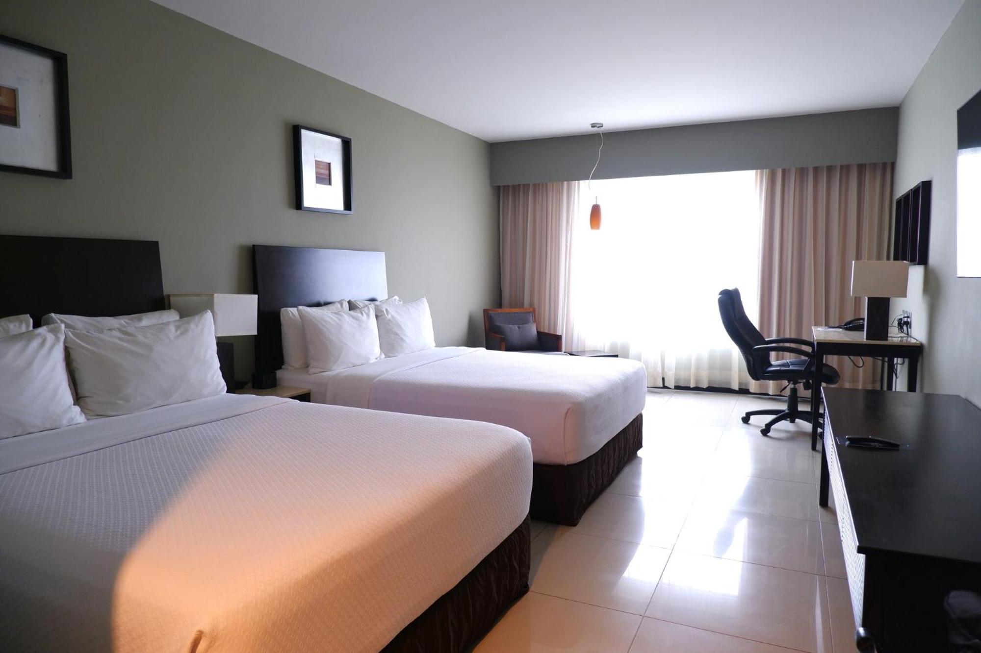 Crowne Plaza By Ihg